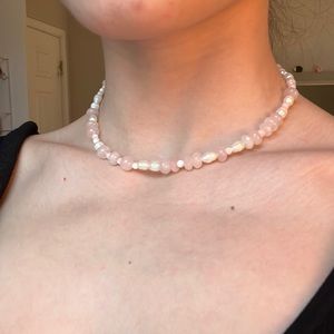 Beautiful necklace with freshwater pearls.